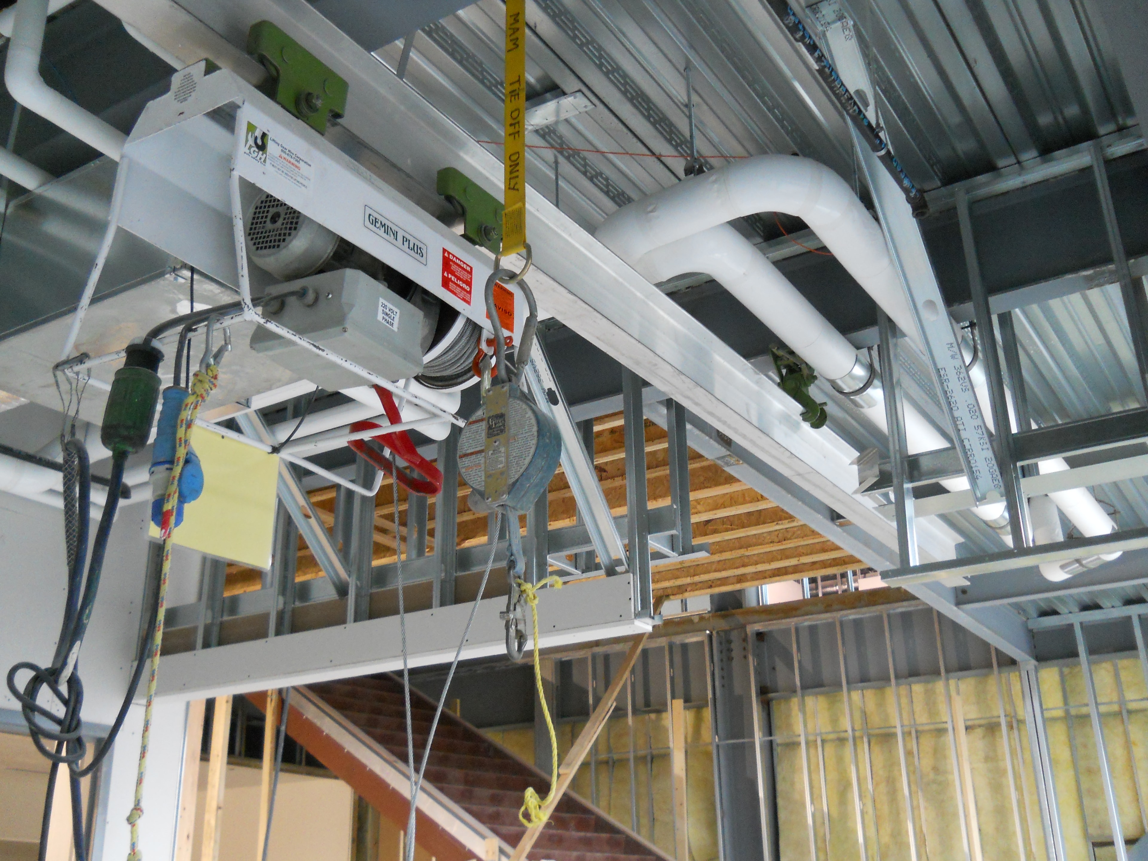 Electric hoist system at Academy of Neurology construction project
