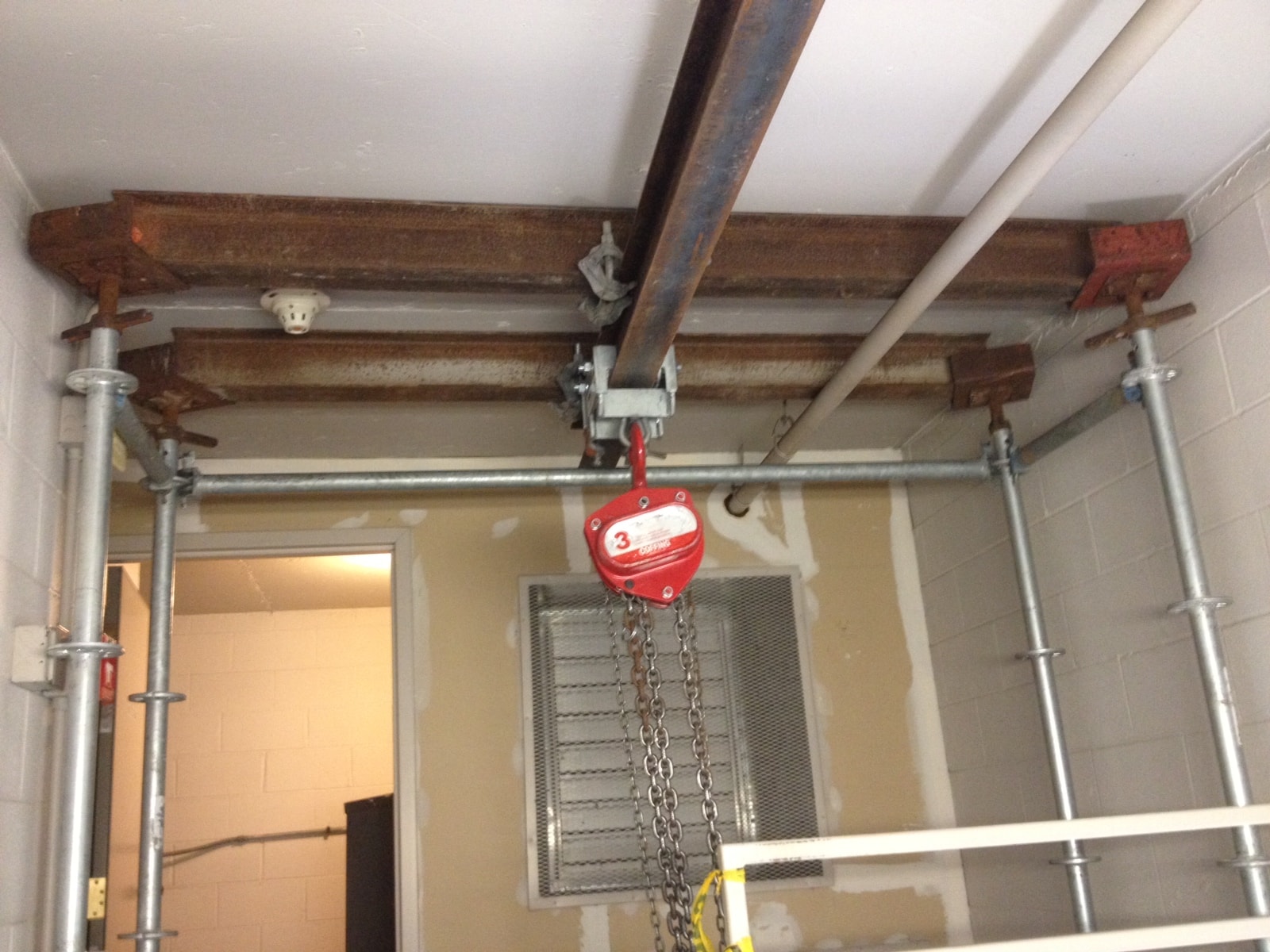 Hoist and gantry system at Southdale Hospital