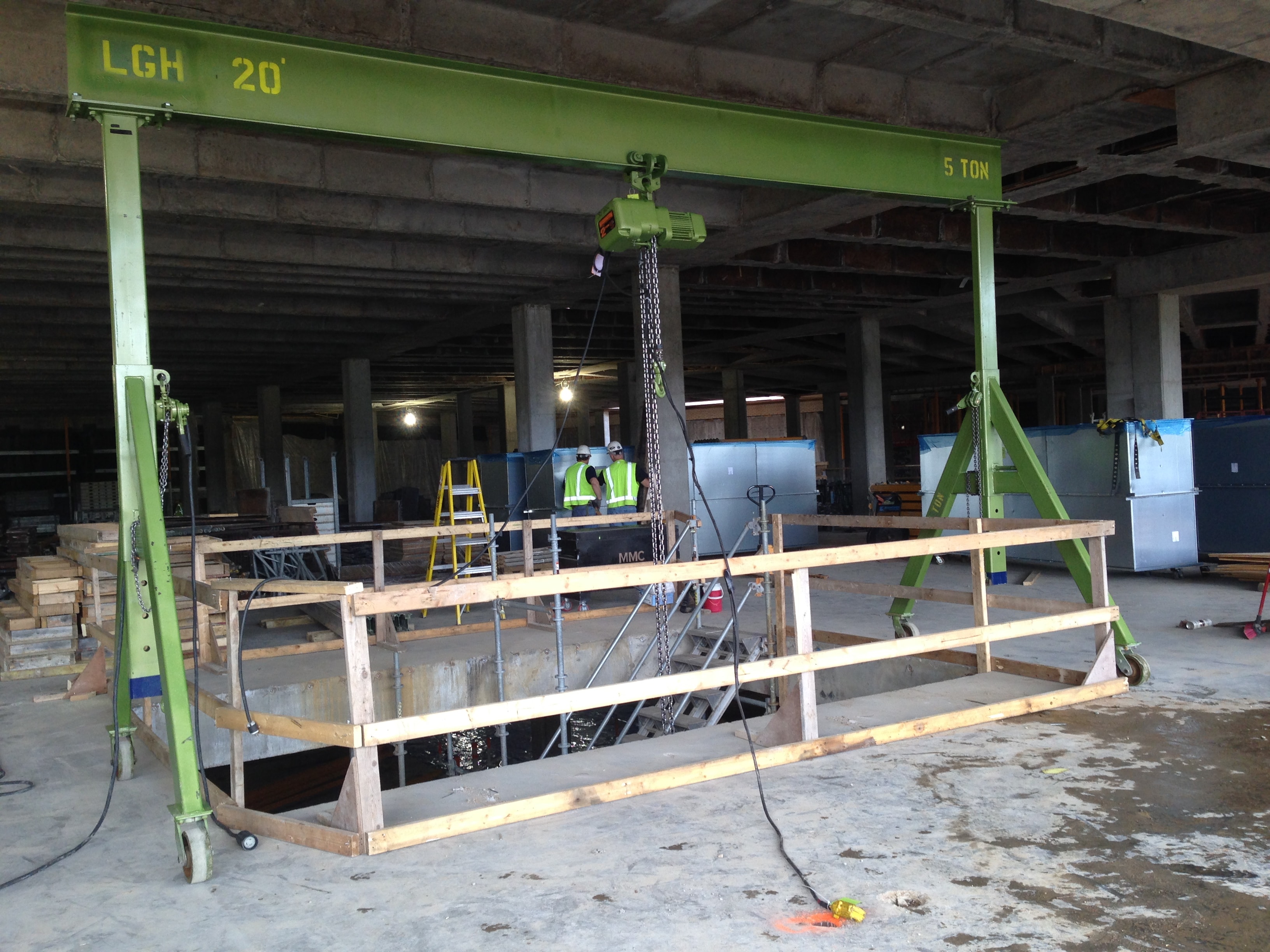 Fixed or rolling gantry system at Sacred Heart construction project