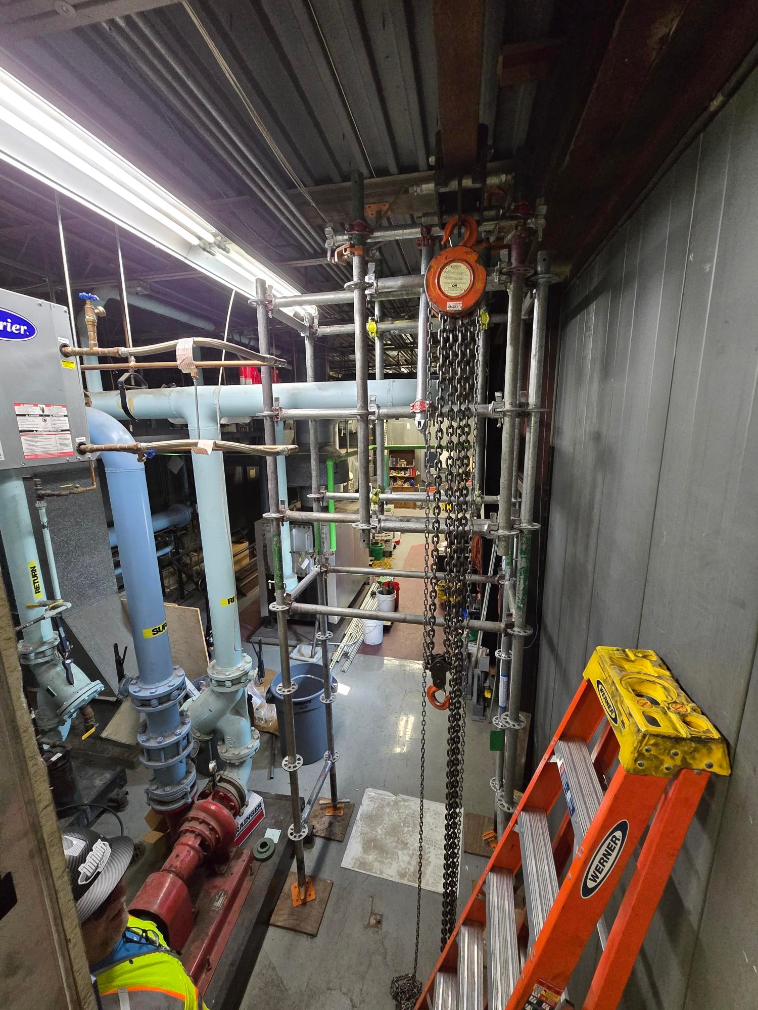 Hoist system at 5353 Wayzata Blvd construction project