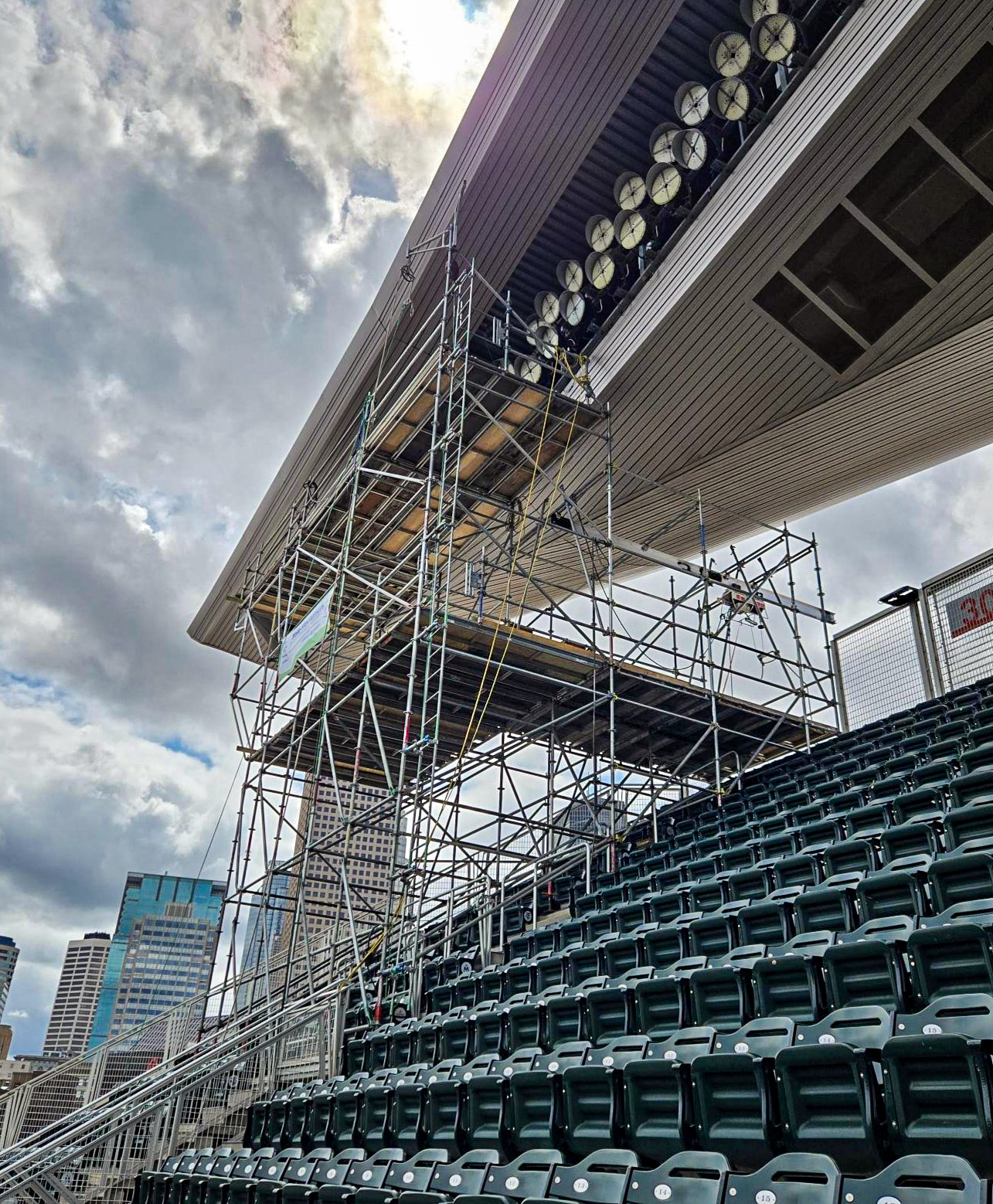 System scaffolding around a courthouse in Minnesota