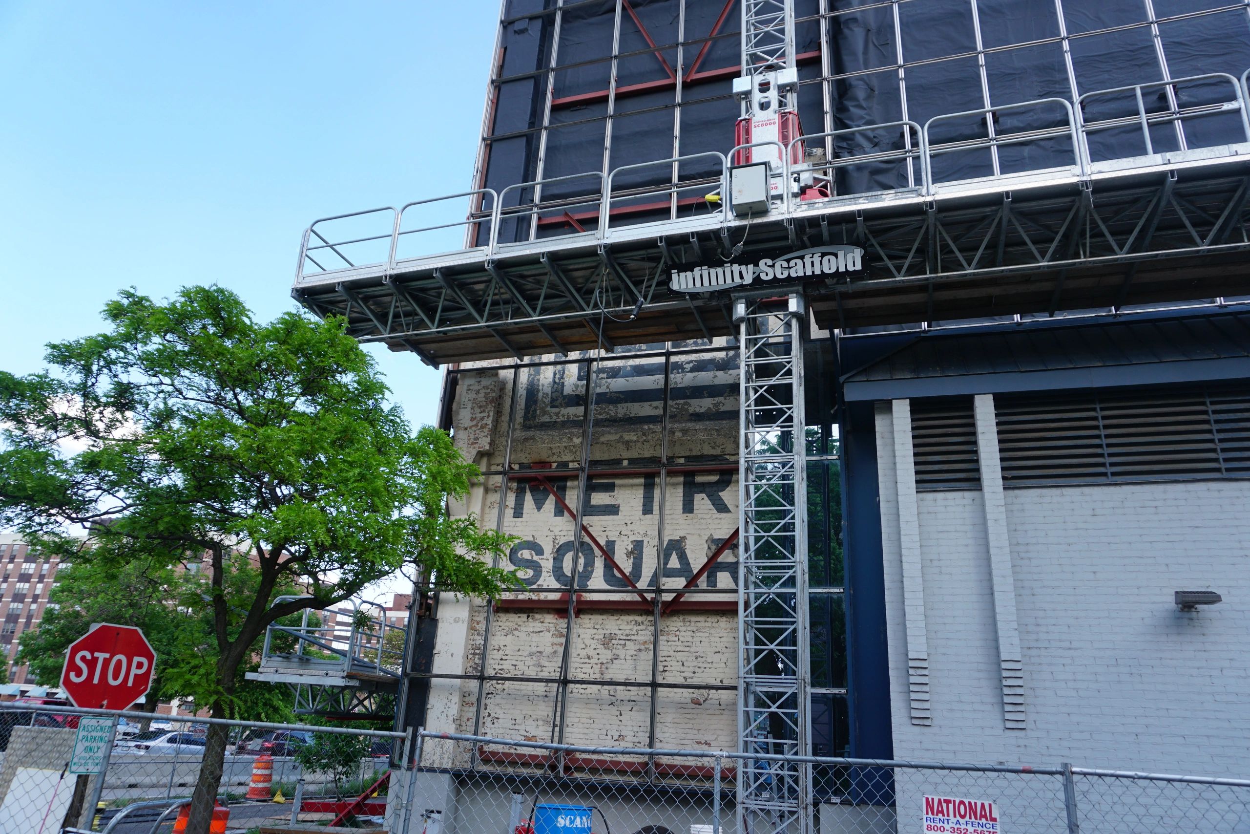 Mast Climber on the exterior of a building